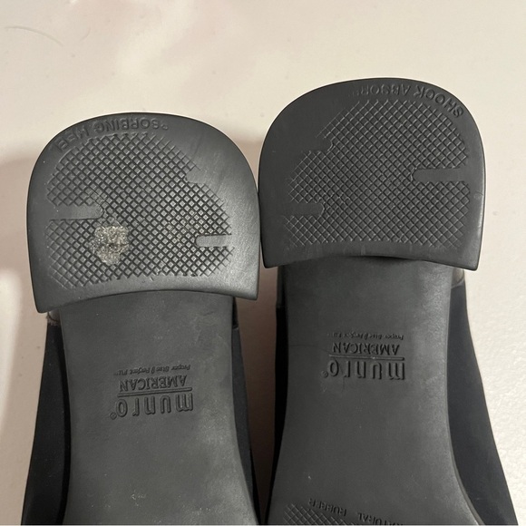 Munro American Black Comfortable Heels Size 8.5 with 2” Block Heel - Picture 9 of 10